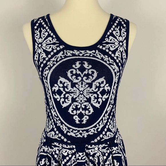 Romeo & Juliet Couture Navy White Knit Fit & Flare Mini Dress - Picture 3 of 10